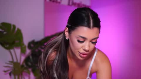 Snapshot of natydesiree chatting on March 2025 11:22:02 AM Naty online show from March 2025 11:22:02 AM