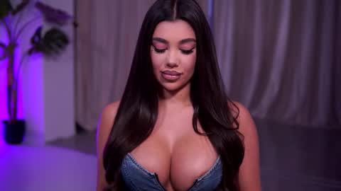 Naty online show from March 2026 08:02:01 PM