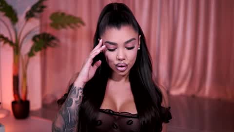 Naty online show from April 2026 06:53:01 PM