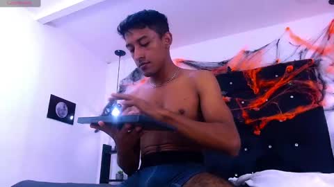 natzuki_ online show from October 2025 11:54:02 AM