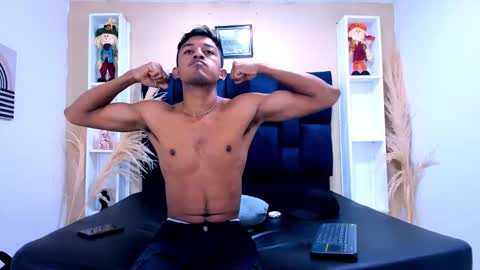 natzuki_ online show from October 2025 11:39:02 AM