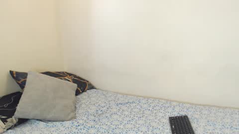 Eimy online show from November 2025 09:13:01 PM