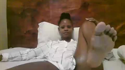 Snapshot of naughty_babe000 chatting on June 2026 04:15:01 AM alisha online show from June 2026 04:15:01 AM