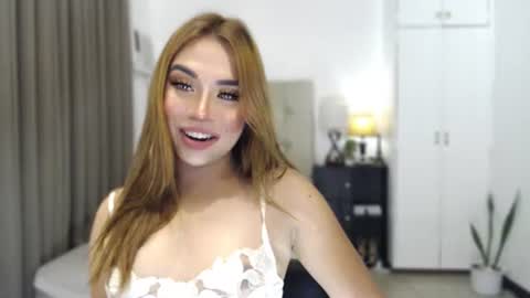 Snapshot of naughty_dreamerxxx chatting on June 2026 08:20:02 PM Queen Jess online show from June 2026 08:20:02 PM