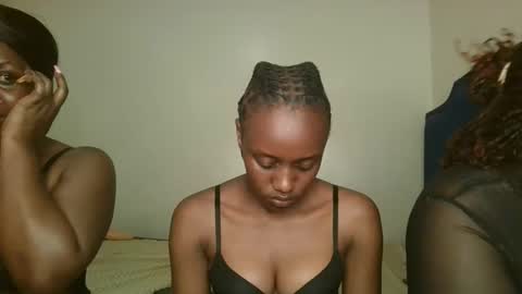 Snapshot of naughty_ellaa chatting on September 2025 01:07:02 AM naughty_ellaa online show from September 2025 01:07:02 AM