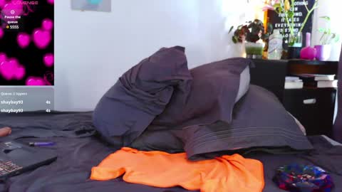 Em  please help me reach 100 thumbs up 3 online show from January 2025 05:47:02 PM