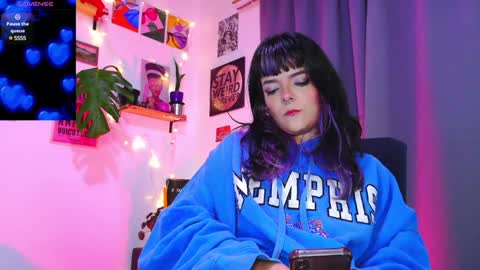 Em  please help me reach 100 thumbs up 3 online show from January 2025 05:00:01 AM