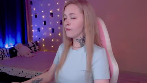 Snapshot of naughty_mablee chatting on June 2026 01:04:01 AM Mable online show from June 2026 01:04:01 AM