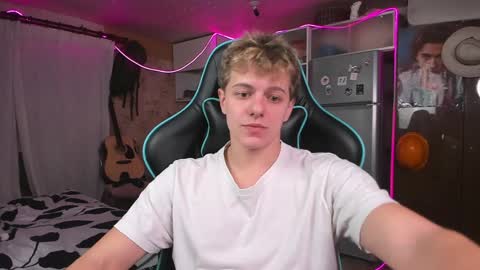 Nik online show from December 2024 01:36:02 PM