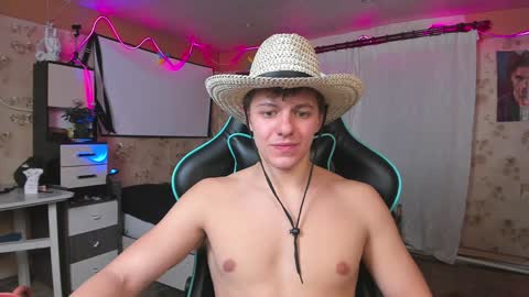 Nik online show from December 2024 06:55:02 PM