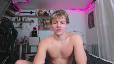 Nik online show from January 2025 07:11:01 PM