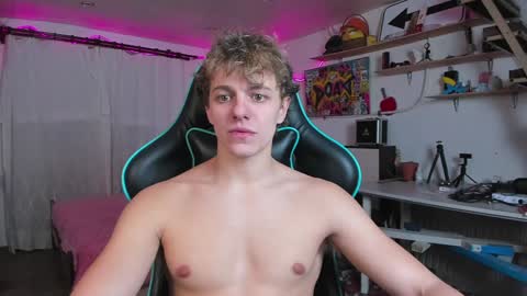 Nik online show from January 2025 06:28:02 PM