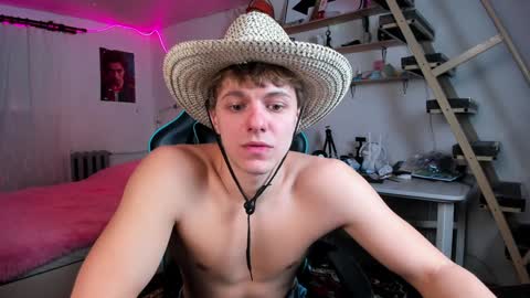 Nik online show from February 2025 10:34:02 PM