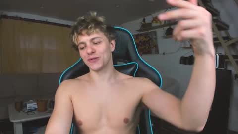 Nik online show from February 2025 03:20:01 PM