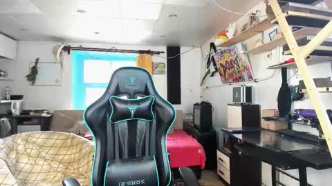 Nik online show from September 2025 10:07:02 AM