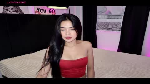 Snapshot of naughtygirl18x chatting on April 2026 09:53:02 PM Mitch online show from April 2026 09:53:02 PM