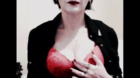 Snapshot of naughtyjenniferxx chatting on April 2026 01:41:02 AM Jenny online show from April 2026 01:41:02 AM
