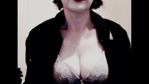 Snapshot of naughtyjenniferxx chatting on May 2026 01:57:02 AM Jenny online show from May 2026 01:57:02 AM