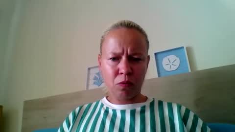 Snapshot of naughtyjennyblondeuk chatting on May 2026 01:49:02 PM naughtyjennyblondeuk online show from May 2026 01:49:02 PM