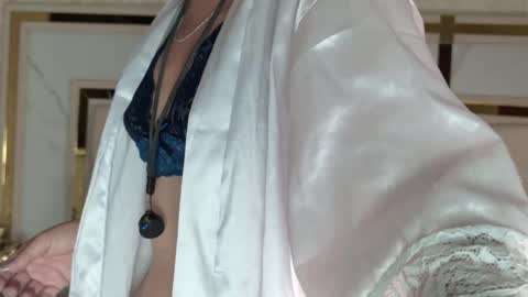 Snapshot of naughtymilfx_ chatting on February 2026 03:05:02 AM online show from February 2026 03:05:02 AM