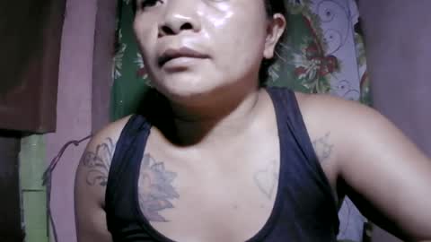 Snapshot of naughtymom_33 chatting on June 2026 09:23:02 AM naughtymom_33 online show from June 2026 09:23:02 AM