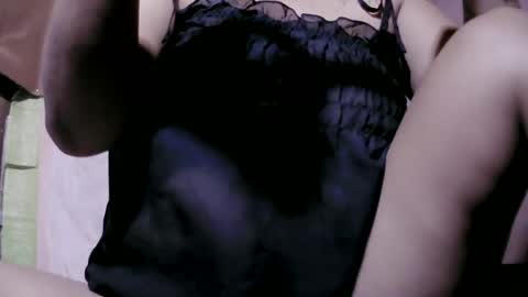 Snapshot of naughtymom_33 chatting on June 2026 04:24:02 AM naughtymom_33 online show from June 2026 04:24:02 AM