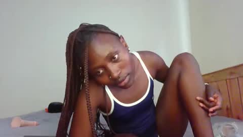 naughtyqueen12 online show from December 2025 06:40:01 AM