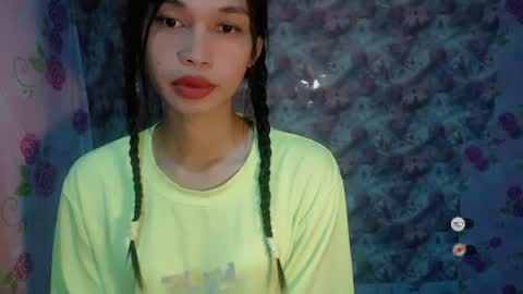 Snapshot of naughtysunshinepinay chatting on June 2026 12:13:01 AM Celine online show from June 2026 12:13:01 AM