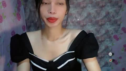 Snapshot of naughtysunshinepinay chatting on June 2026 10:35:01 PM Celine online show from June 2026 10:35:01 PM
