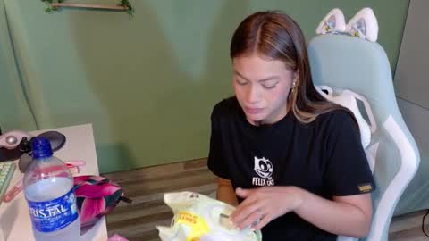 Snapshot of naugthy_muse chatting on January 2026 01:43:01 AM sabrina online show from January 2026 01:43:01 AM