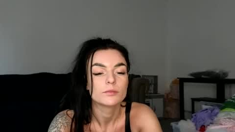 Navyrein online show from January 2025 01:53:01 PM