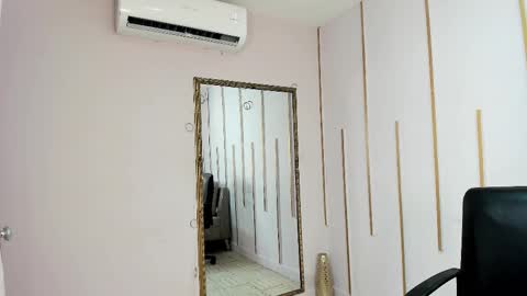 Snapshot of nayariskaya chatting on February 2026 06:48:01 PM Nayaris 3 online show from February 2026 06:48:01 PM