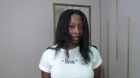Snapshot of nayariskaya chatting on May 2026 02:35:02 PM Nayaris 3 online show from May 2026 02:35:02 PM