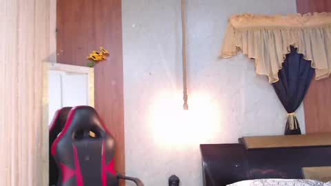 Snapshot of nazper_ chatting on April 2026 05:43:02 AM Nazper online show from April 2026 05:43:02 AM
