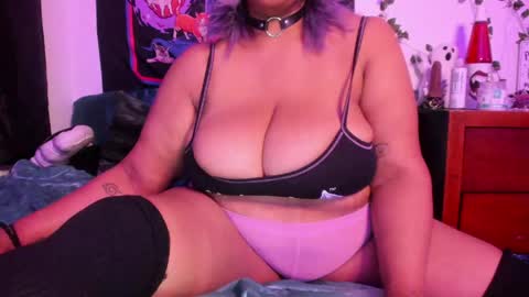 Snapshot of nebula_ray chatting on June 2026 11:49:02 AM Nebula Ray online show from June 2026 11:49:02 AM