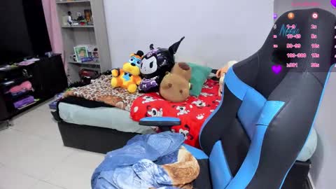 Geek Nicole    im Neeko UwU online show from October 2025 04:42:02 PM