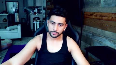 Snapshot of neilsing chatting on May 2026 06:45:01 PM neil online show from May 2026 06:45:01 PM