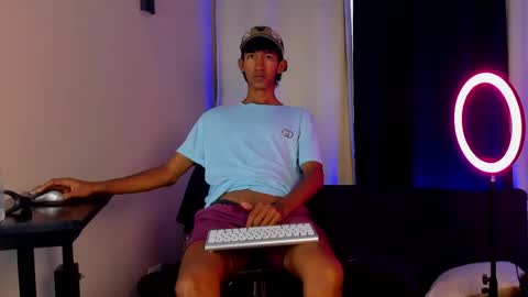 Snapshot of neitan_miller chatting on May 2026 01:05:01 PM neitan online show from May 2026 01:05:01 PM