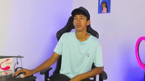 Snapshot of neitan_miller chatting on June 2026 04:33:02 PM neitan online show from June 2026 04:33:02 PM