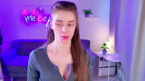 Naru online show from April 2026 05:05:02 PM