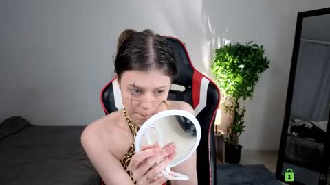 nellysunrise_1 online show from October 2025 12:12:02 AM