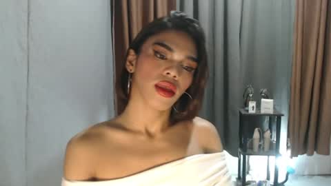 Snapshot of neomi_hardcock chatting on July 2026 01:03:01 AM neomi online show from July 2026 01:03:01 AM