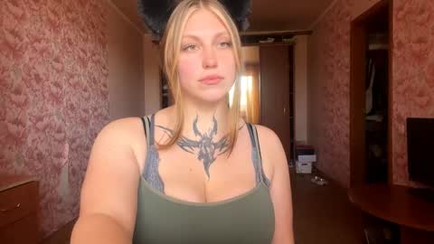 Snapshot of neomimaddern chatting on April 2026 05:49:02 AM neomimaddern online show from April 2026 05:49:02 AM