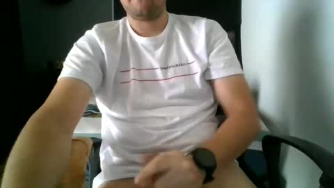 MrBull online show from June 2026 04:44:01 PM