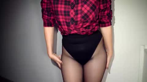 Snapshot of nerii11i chatting on December 2025 07:39:01 AM Crystal New online show from December 2025 07:39:01 AM