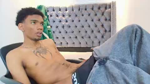 Snapshot of nero_reyd chatting on June 2026 07:22:02 PM Nero online show from June 2026 07:22:02 PM