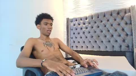 Snapshot of nero_reyd chatting on July 2026 07:18:02 PM Nero online show from July 2026 07:18:02 PM