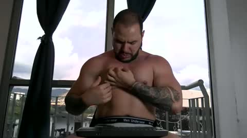 neron XXL online show from December 2025 11:01:02 PM