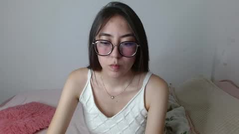 Snapshot of nessaa_ chatting on May 2026 09:53:01 PM Nessa online show from May 2026 09:53:01 PM