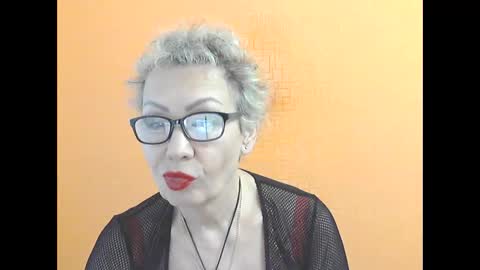 NessyJenixs online show from November 2025 09:01:02 AM